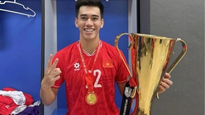 Huy chương vàng SEA Games 31 (2022) Huy chương vàng SEA Games 31 (2022)